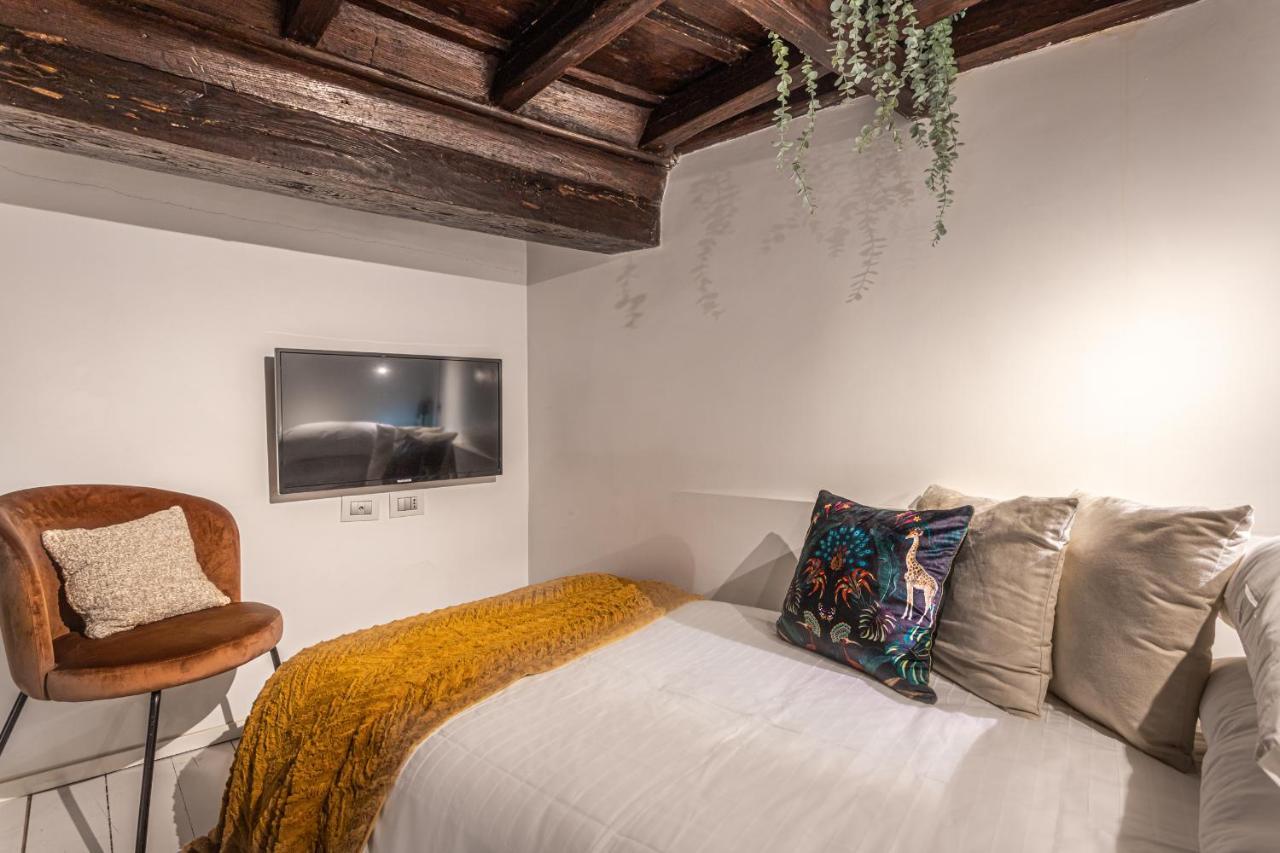 Lucrezia Apartment - Close To Piazza Navona โรม ภายนอก รูปภาพ