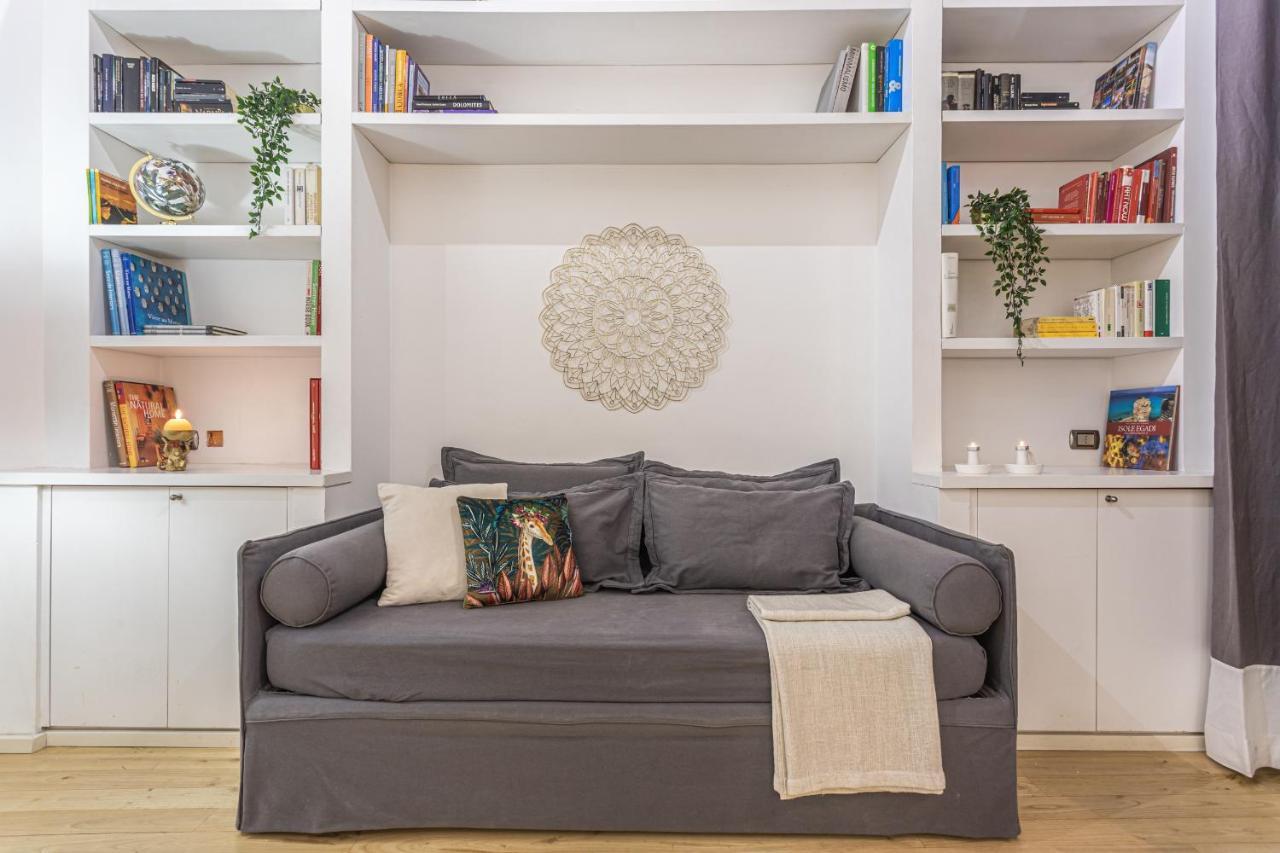 Lucrezia Apartment - Close To Piazza Navona โรม ภายนอก รูปภาพ