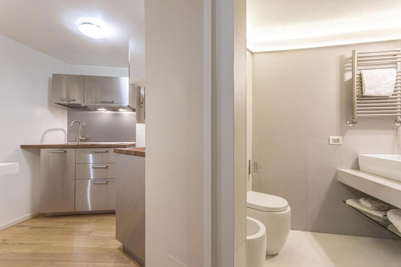 Lucrezia Apartment - Close To Piazza Navona โรม ภายนอก รูปภาพ